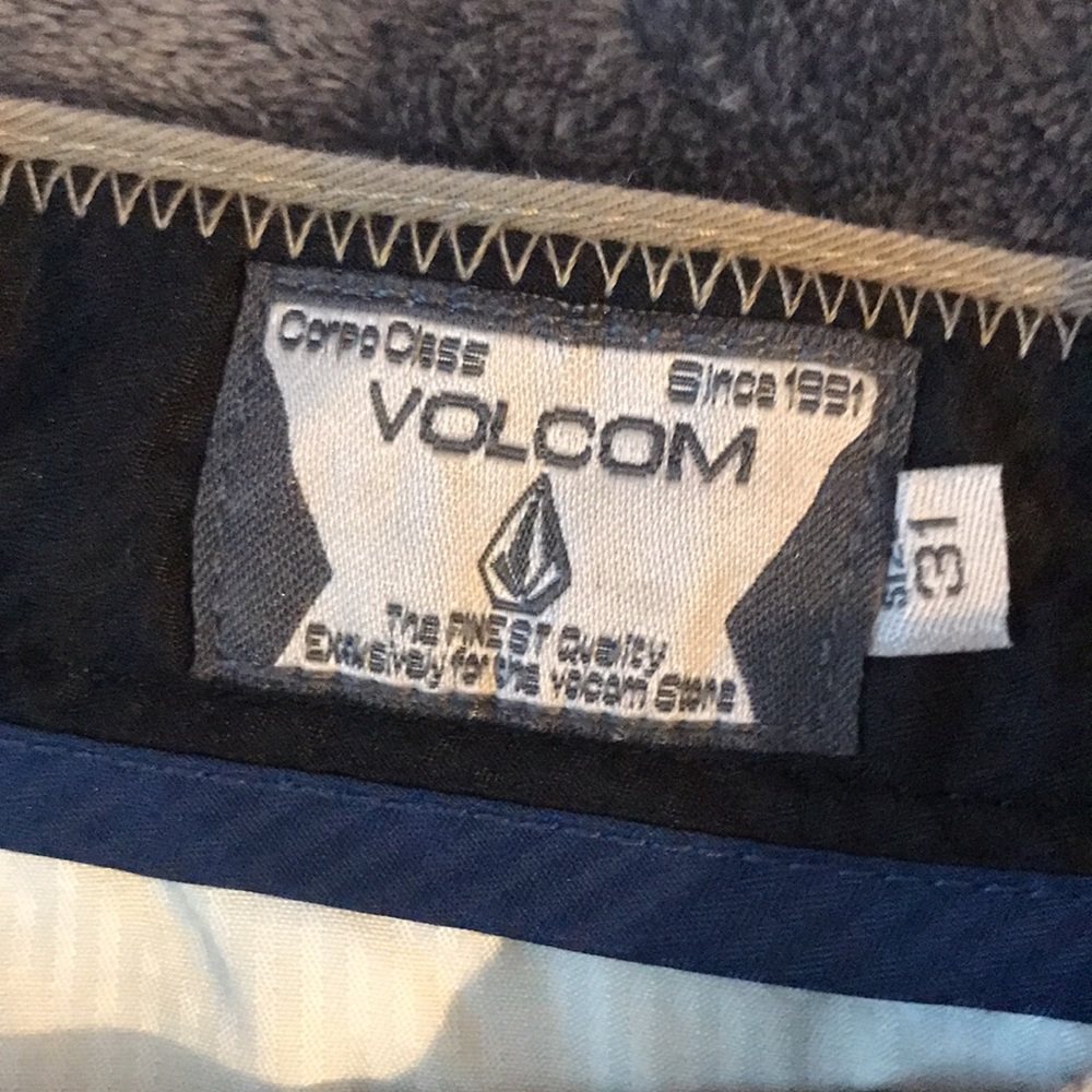 Volcom Shorts - Picture 3 of 3